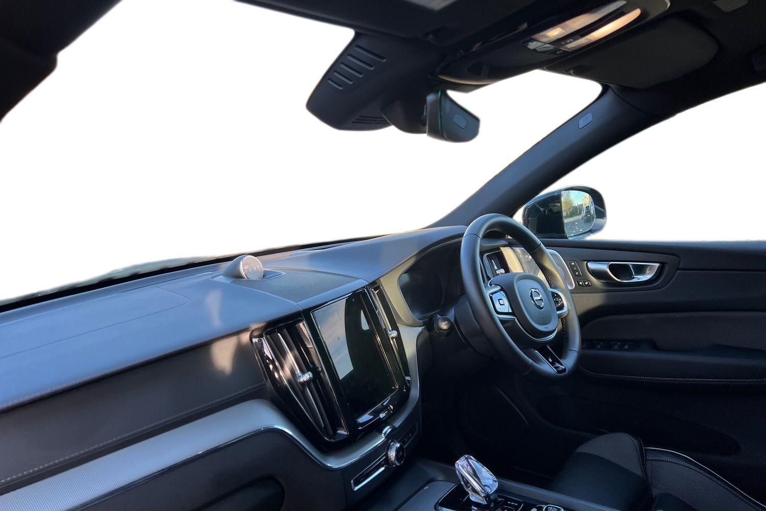 Used Volvo XC60 2025 for sale - 76507663: Photo 2