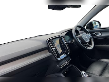 Used Volvo XC40 2023 for sale - 75569653: Photo