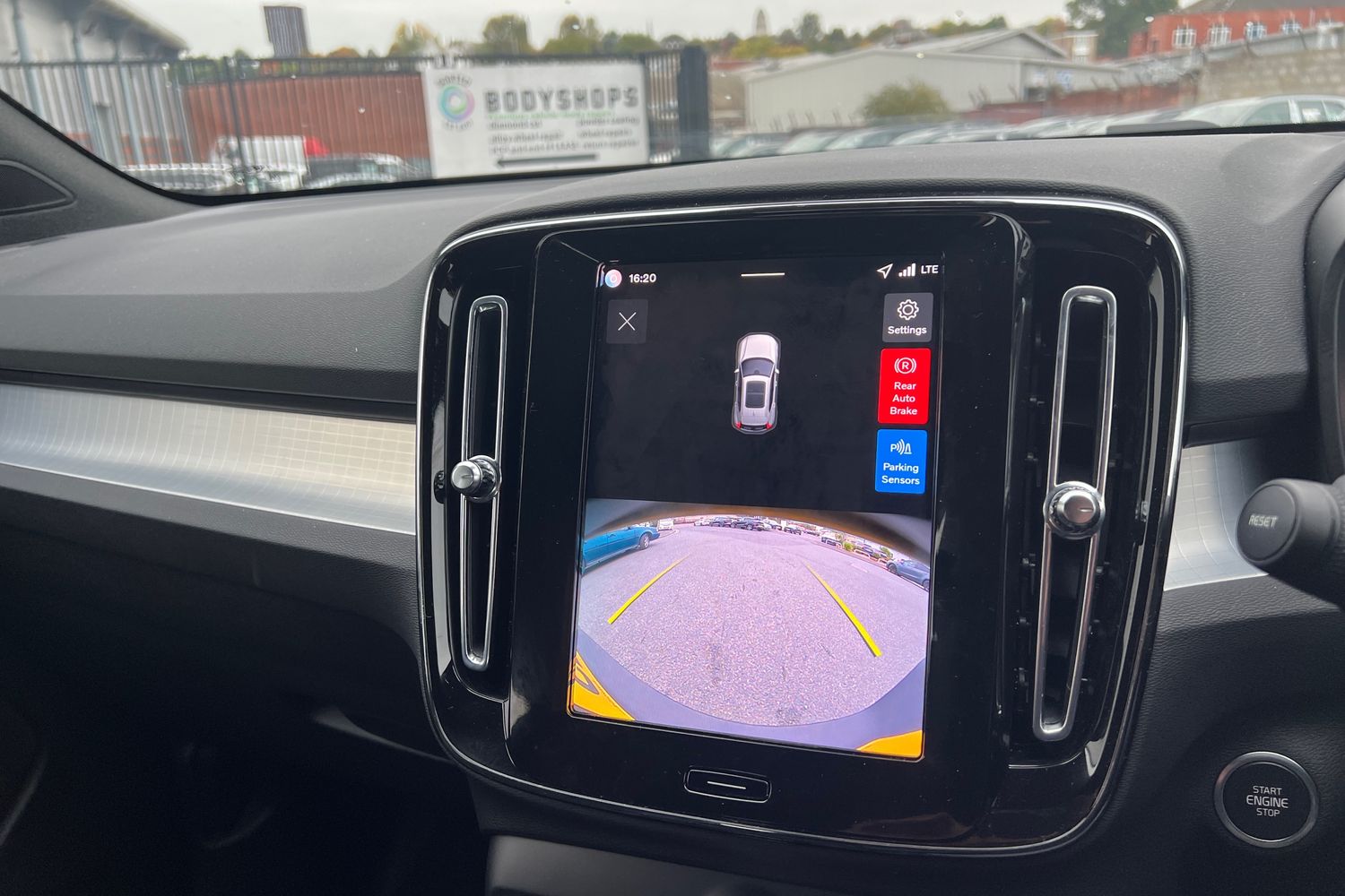 Used Volvo XC40 2025 for sale - 76221824: Photo 16