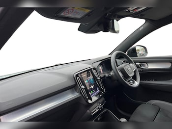 Used Volvo XC40 2025 for sale - 76221824: Photo