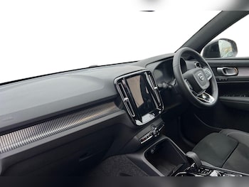 Used Volvo XC40 2025 for sale - 76796394: Photo