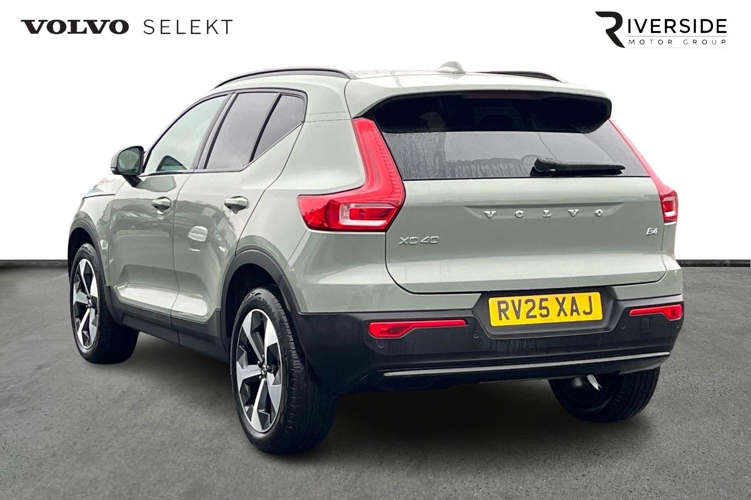 Used Volvo XC40 2025 for sale - 76796394: Photo 3