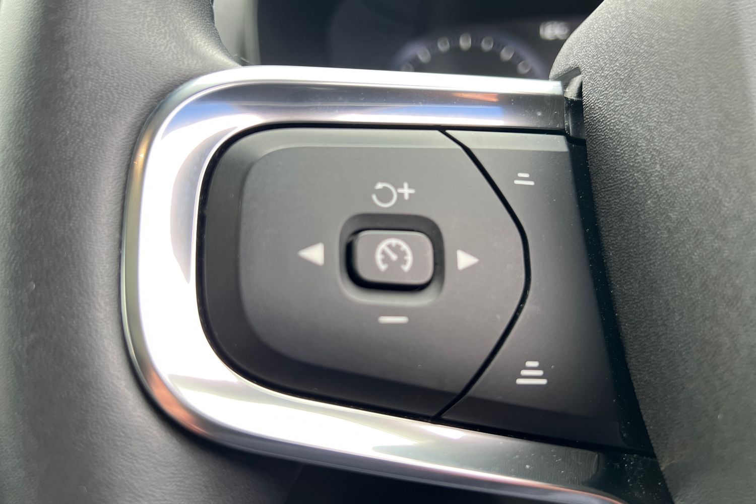 Used Volvo XC40 2022 for sale - 77665062: Photo 11