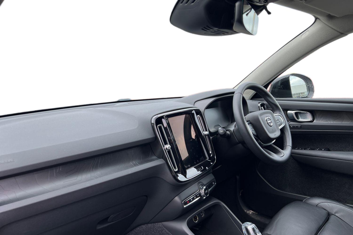 Used Volvo XC40 2022 for sale - 77665062: Photo 2