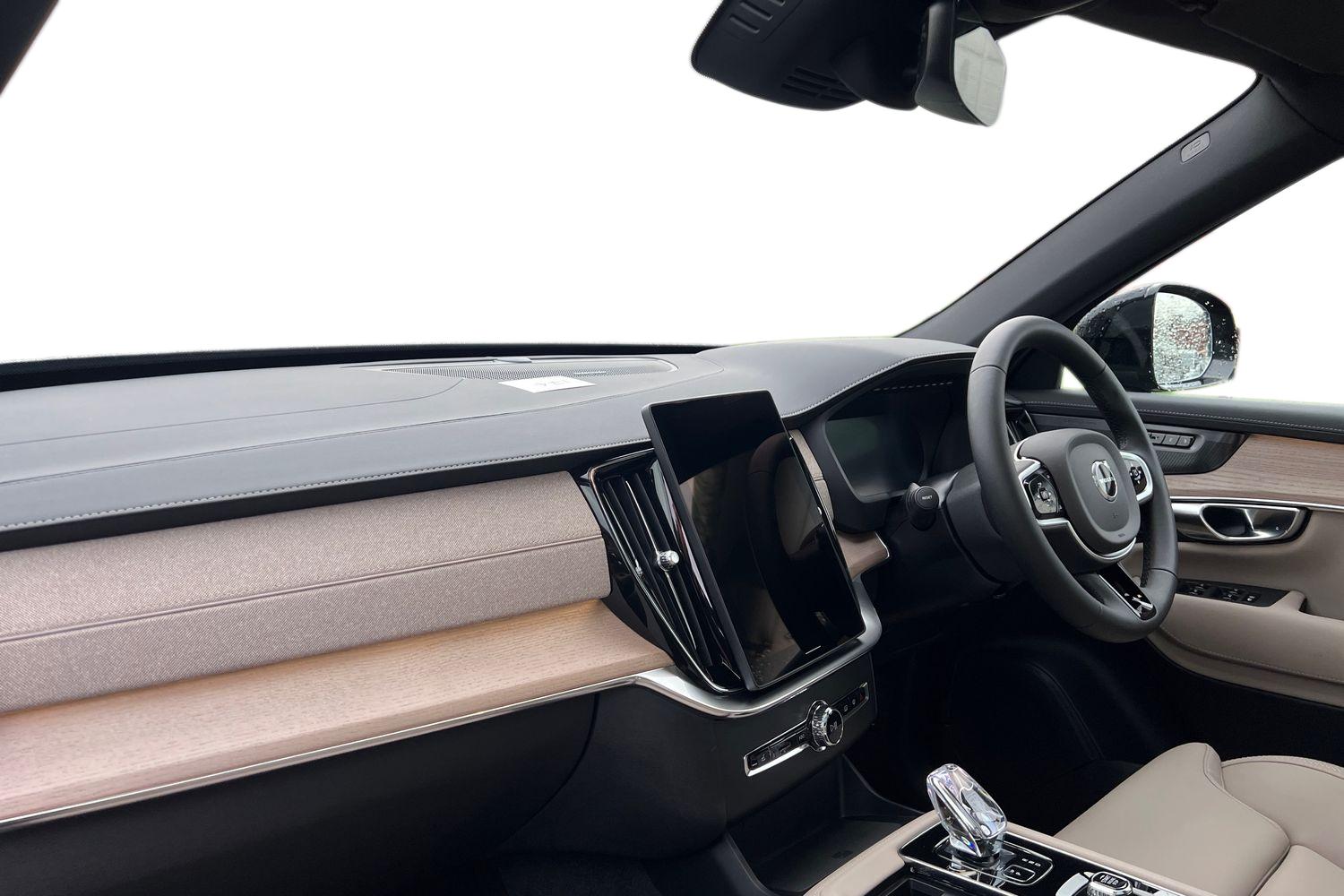 Used Volvo XC90 2025 for sale - 76738121: Photo 2