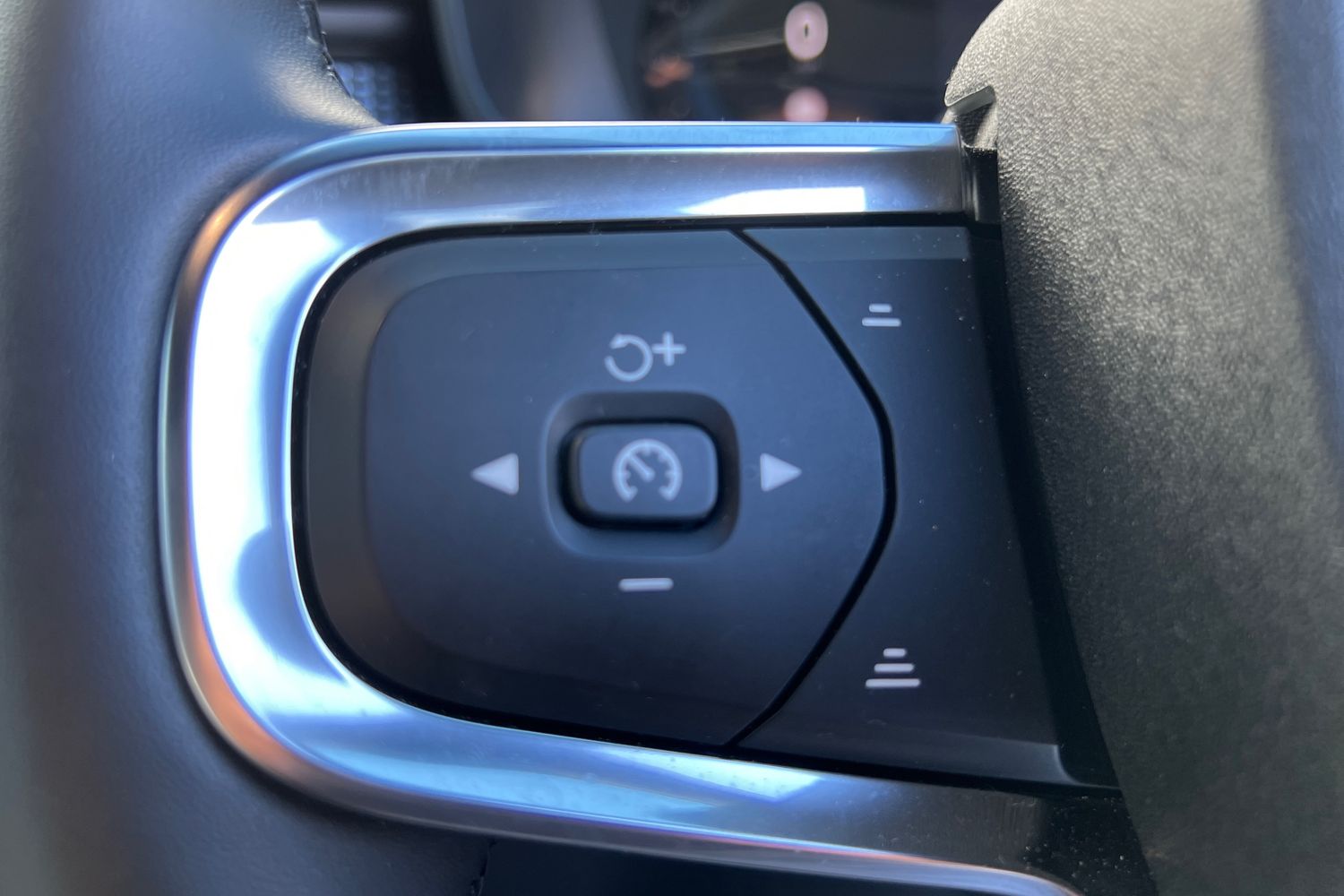 Used Volvo XC40 2025 for sale - 76079327: Photo 11