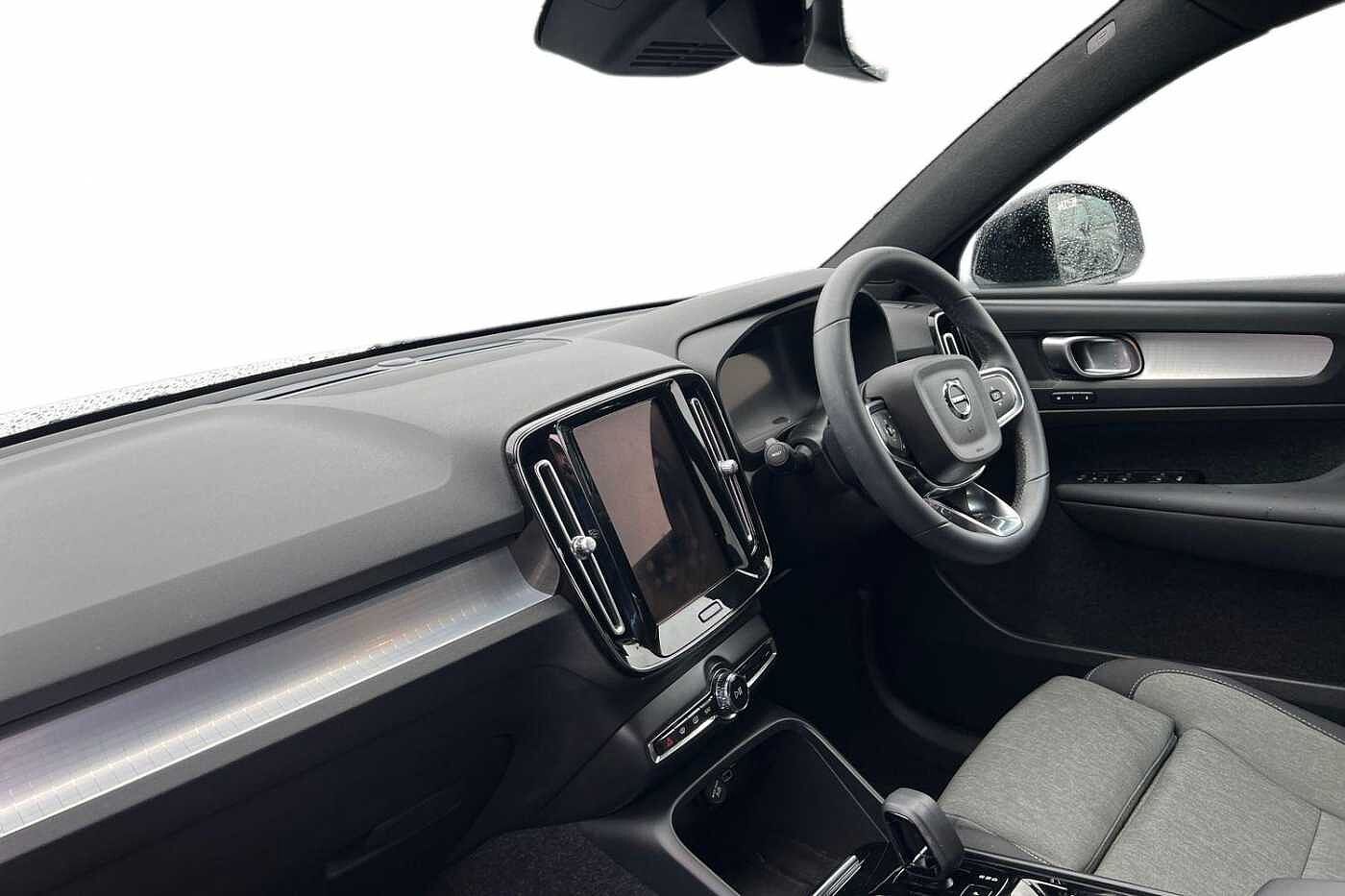 Used Volvo XC40 2022 for sale - 76130650: Photo 2