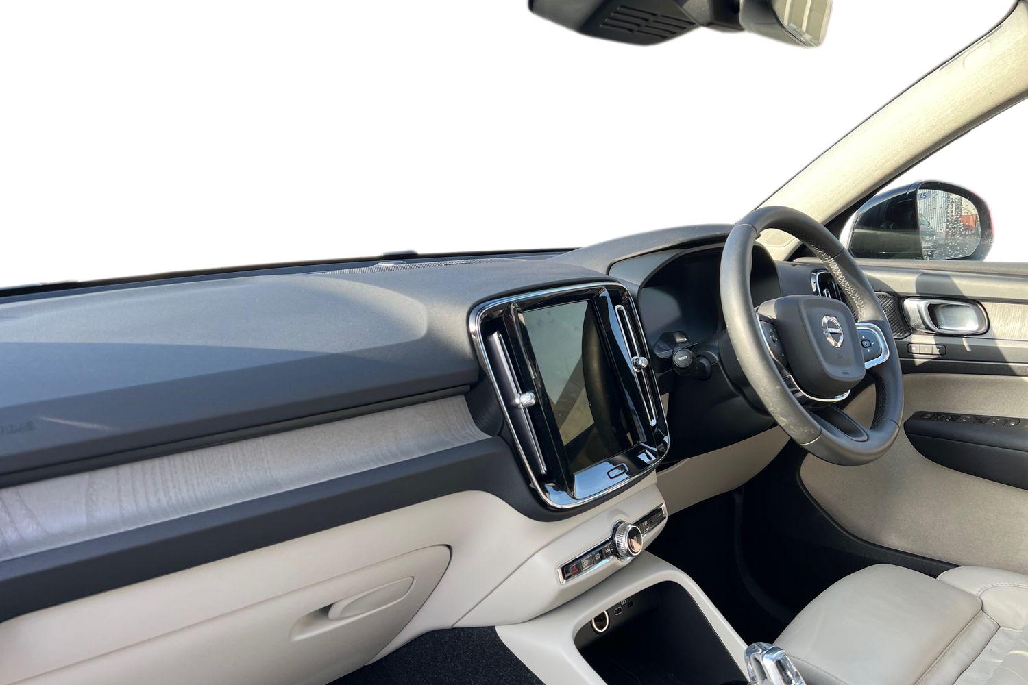 Used Volvo XC40 2022 for sale - 77274139: Photo 2