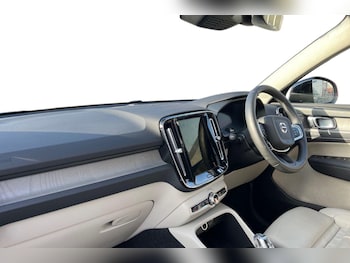 Used Volvo XC40 2022 for sale - 77274139: Photo