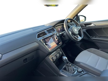 Used Volkswagen Tiguan 2020 for sale - 76384410: Photo