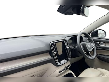 Used Volvo XC40 2023 for sale - 77353729: Photo