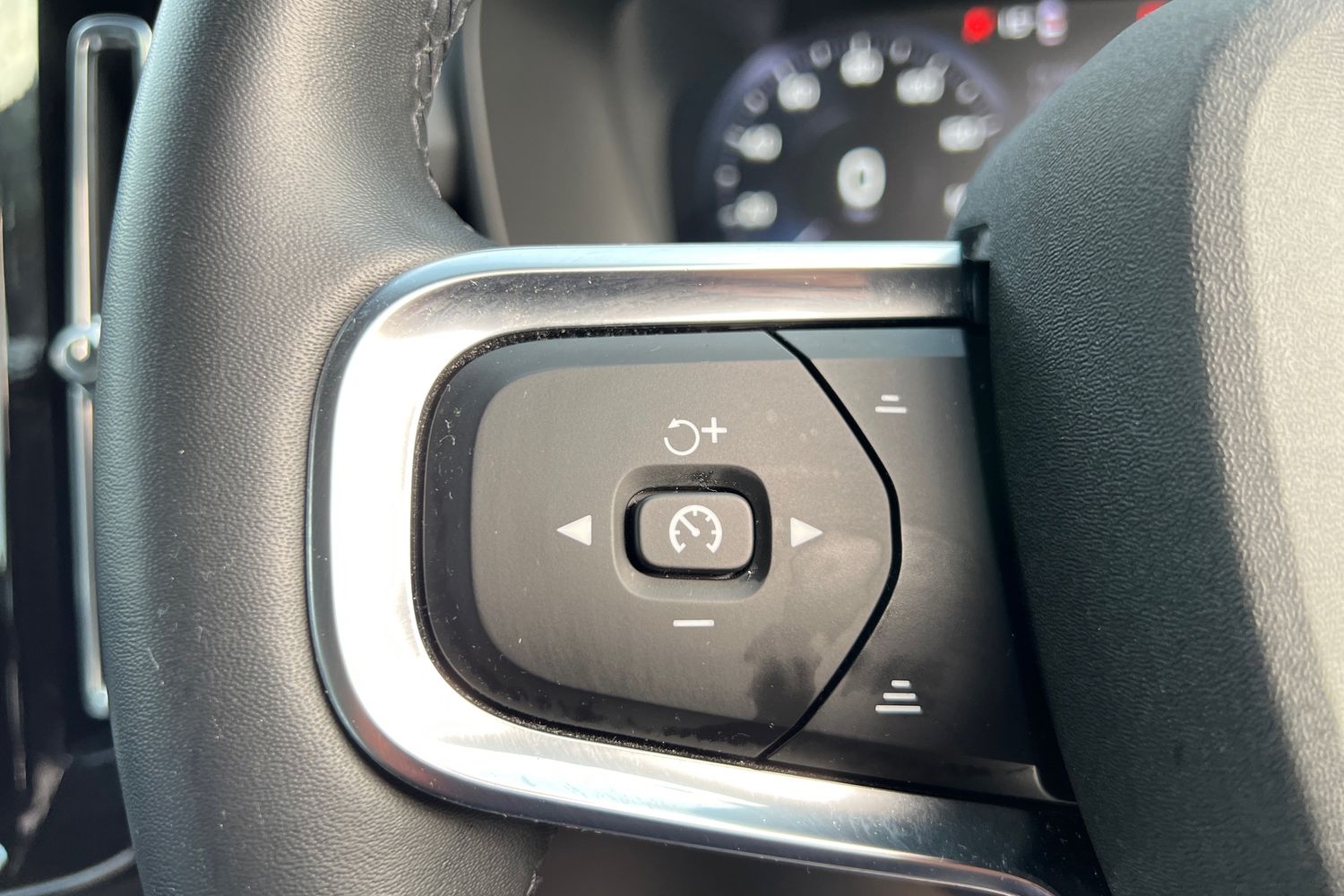 Used Volvo XC40 2021 for sale - 76130556: Photo 11