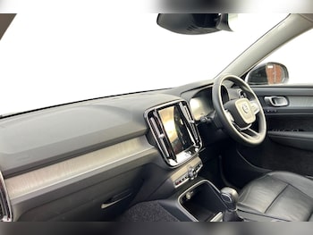 Used Volvo XC40 2021 for sale - 76130556: Photo