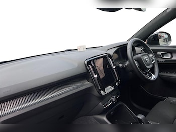 Used Volvo XC40 2024 for sale - 75468975: Photo