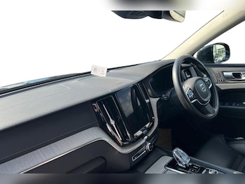 Used Volvo XC60 2022 for sale - 75595495: Photo