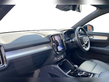 Used Volvo XC40 2023 for sale - 78094691: Photo