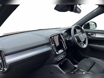 Used Volvo XC40 2026 for sale - 79418583: Photo