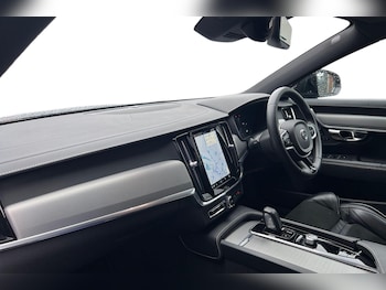 Used Volvo V90 2021 for sale - 76130723: Photo 2