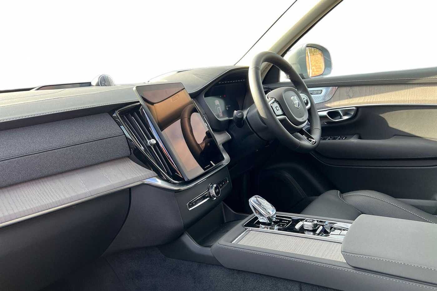 Used Volvo XC90 2025 for sale - 76007876: Photo 2