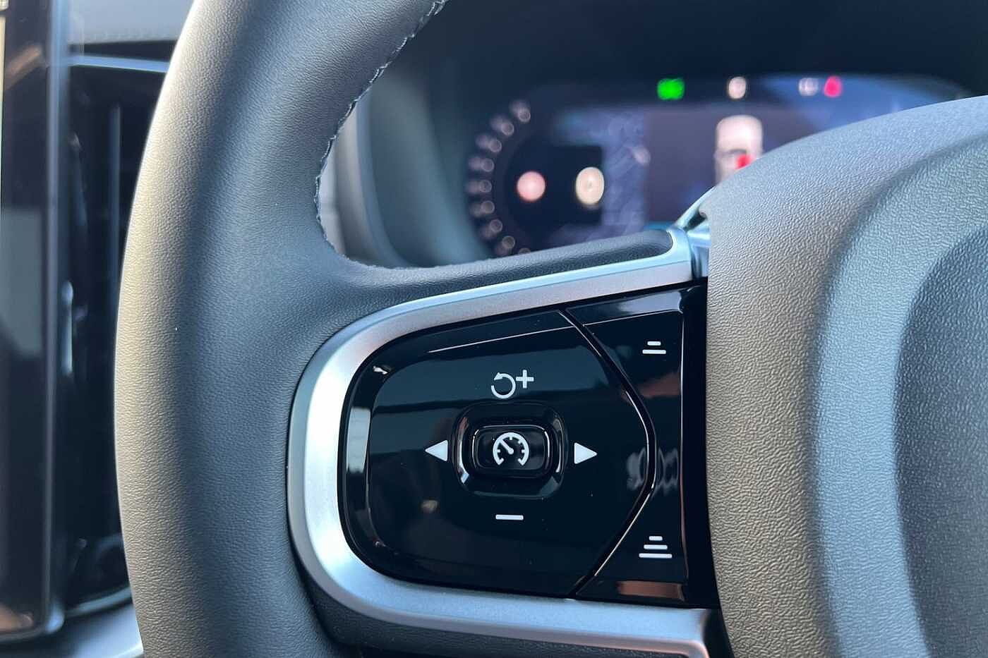 Used Volvo XC90 2025 for sale - 76796386: Photo 11