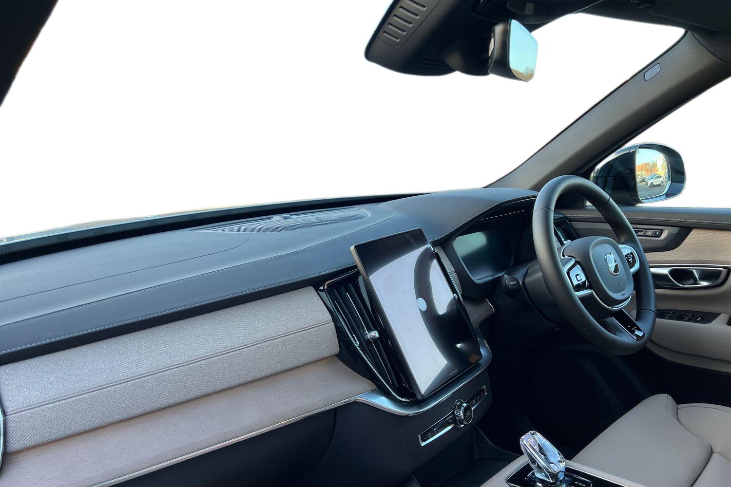 Used Volvo XC90 2025 for sale - 76796386: Photo 2