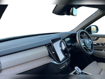 Used Volvo XC90 2025 for sale - 76796386: Photo