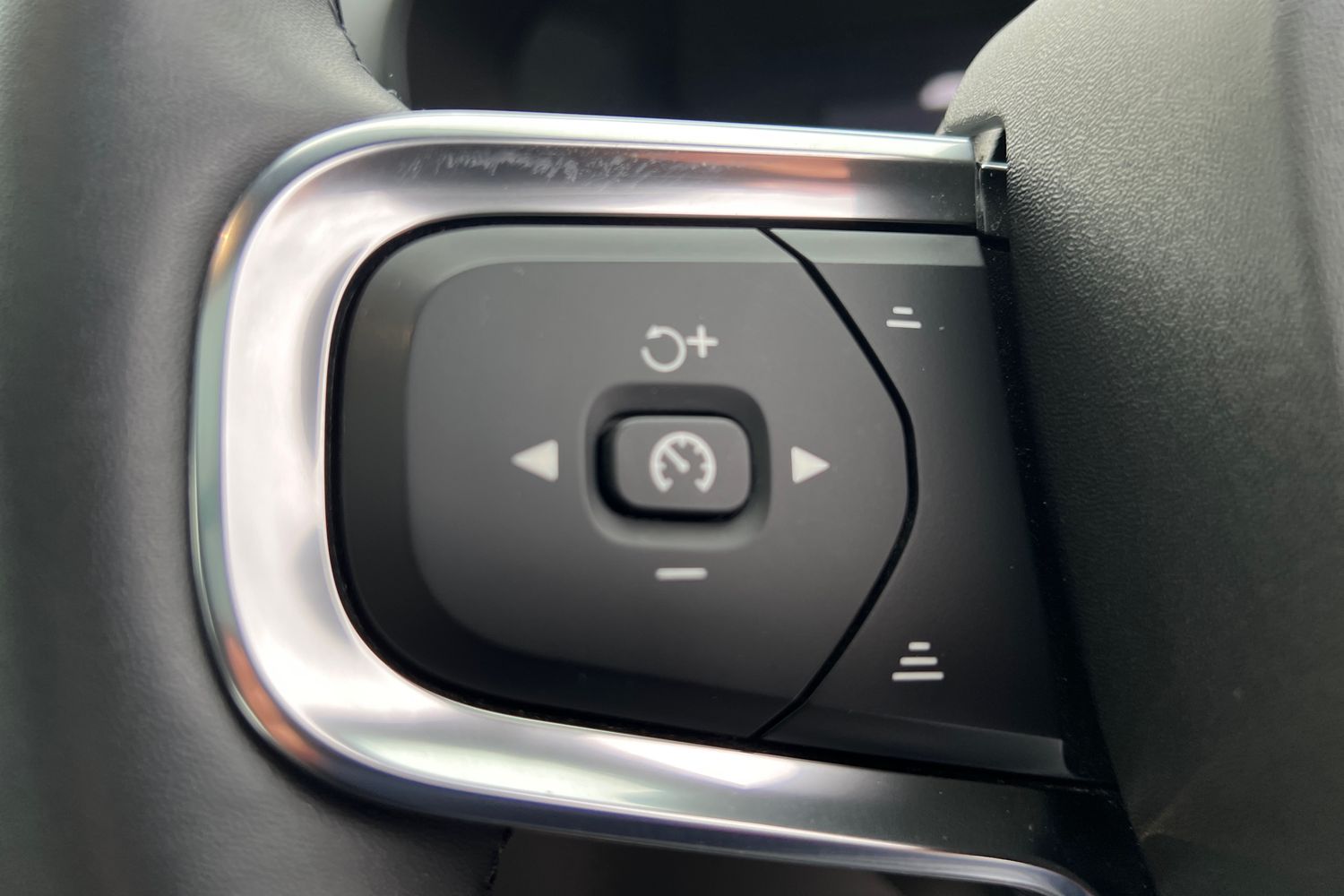 Used Volvo XC40 2022 for sale - 76161220: Photo 11