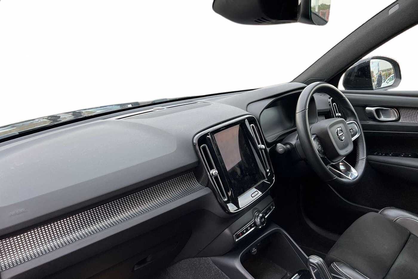 Used Volvo XC40 2021 for sale - 76130664: Photo 2