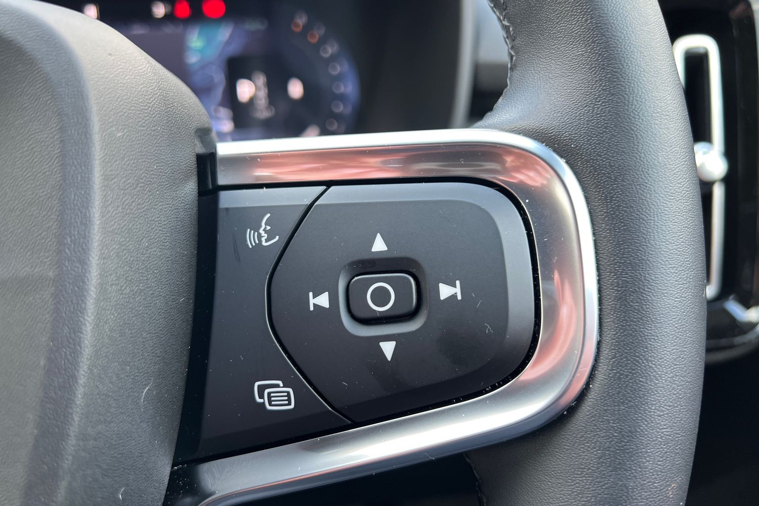 Used Volvo XC40 2025 for sale - 76221757: Photo 12