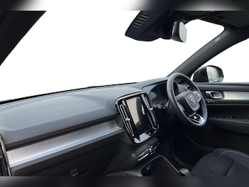 Used Volvo XC40 2025 for sale - 76221757: Photo