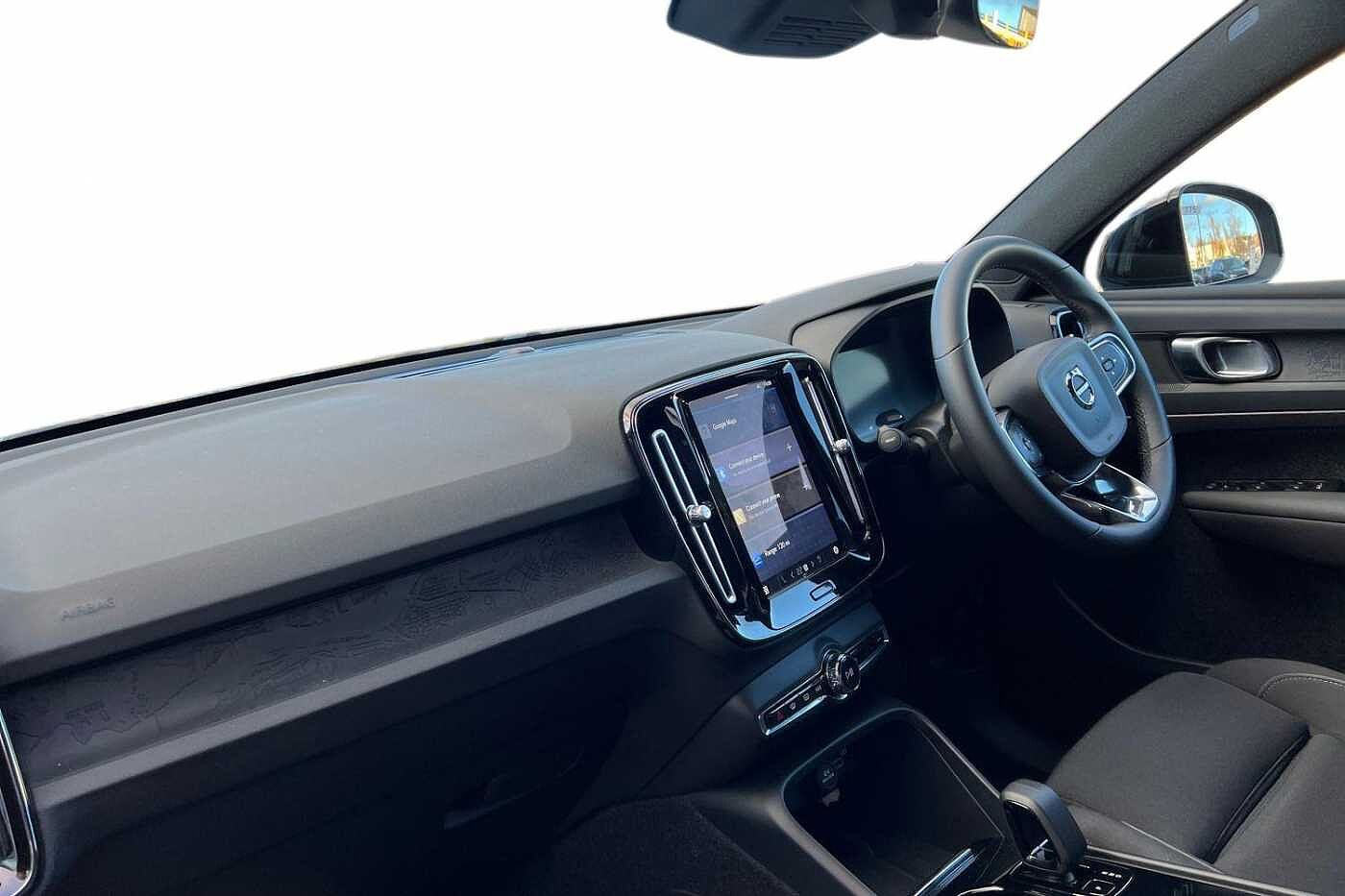 Used Volvo XC40 2022 for sale - 76722076: Photo 2