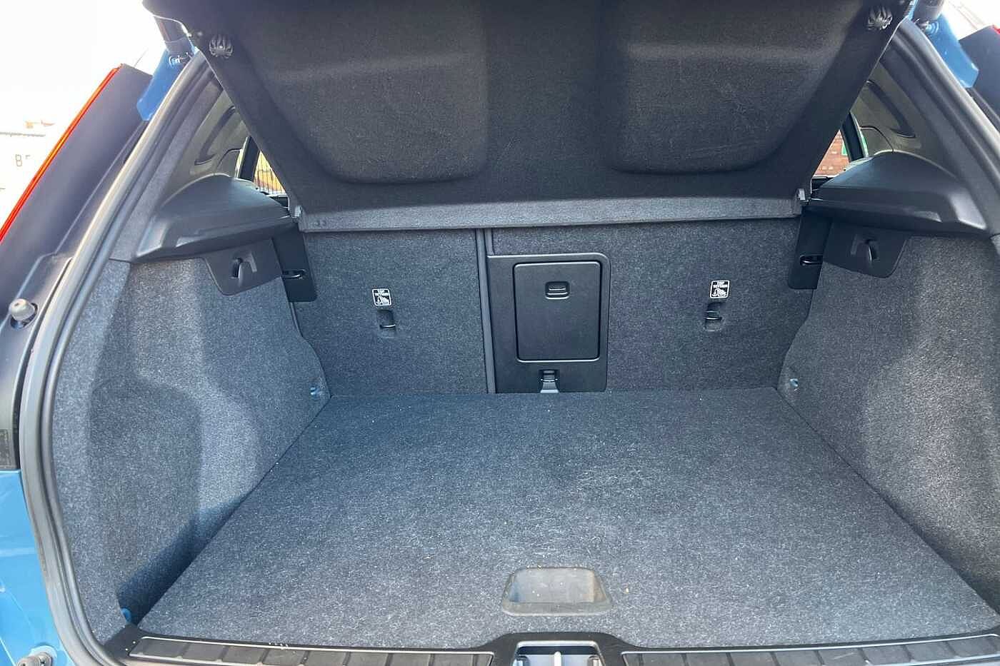 Used Volvo XC40 2022 for sale - 76722076: Photo 8