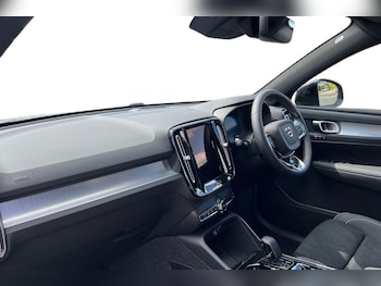 Used Volvo XC40 2026 for sale - 79367131: Photo