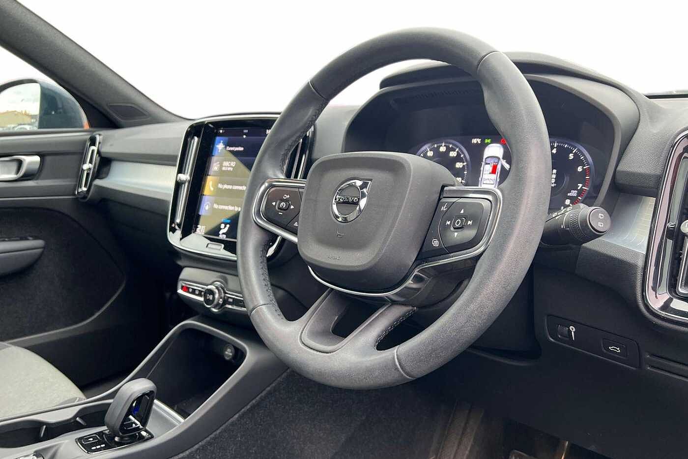 Used Volvo XC40 2022 for sale - 76438119: Photo 2