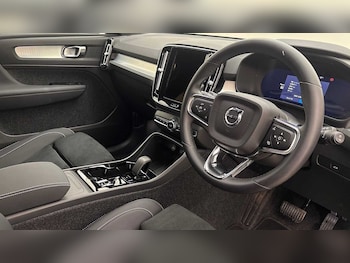 Used Volvo XC40 2025 for sale - 78456507: Photo