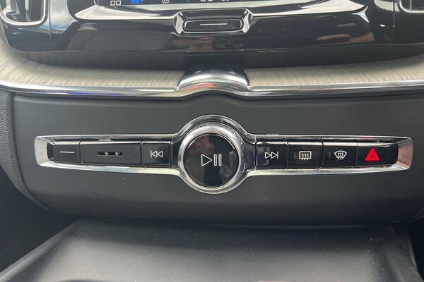 Used Volvo XC60 2023 for sale - 75675276: Photo 14