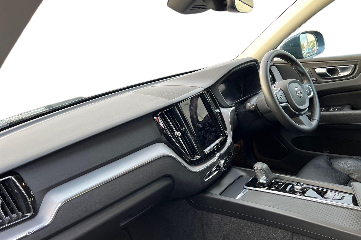 Used Volvo XC60 2021 for sale - 76438031: Photo 2