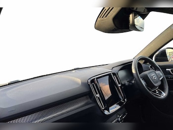 Used Volvo XC40 2021 for sale - 76302231: Photo