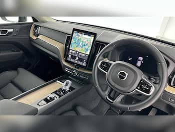 Used Volvo XC60 2025 for sale - 79673822: Photo