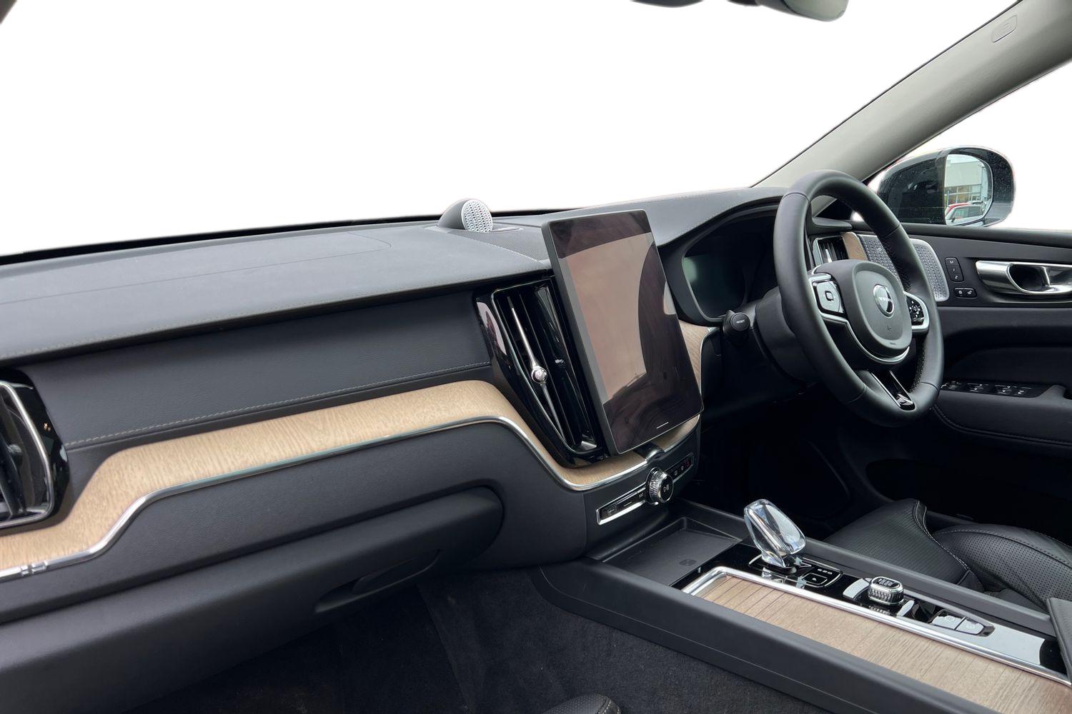 Used Volvo XC60 2025 for sale - 77791091: Photo 2