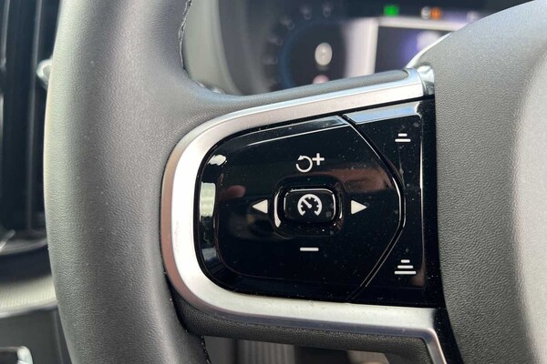 Used Volvo XC60 2024 for sale - 75595622: Photo 11