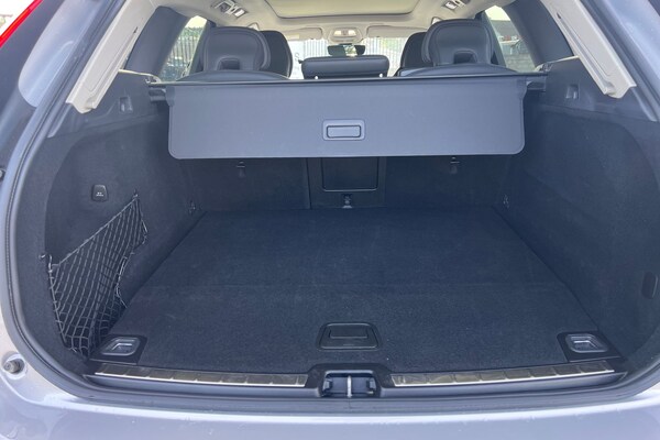 Used Volvo XC60 2024 for sale - 75468899: Photo 8