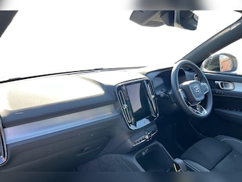 Used Volvo XC40 2025 for sale - 79367116: Photo