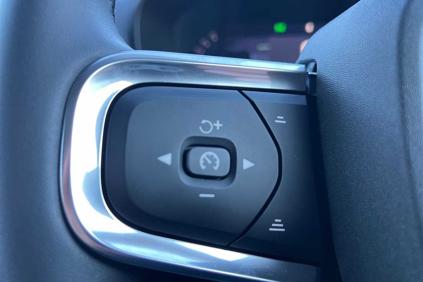 Used Volvo XC40 2025 for sale - 76614821: Photo 11