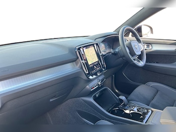 Used Volvo XC40 2026 for sale - 79367130: Photo