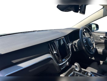 Used Volvo V60 2025 for sale - 75468928: Photo