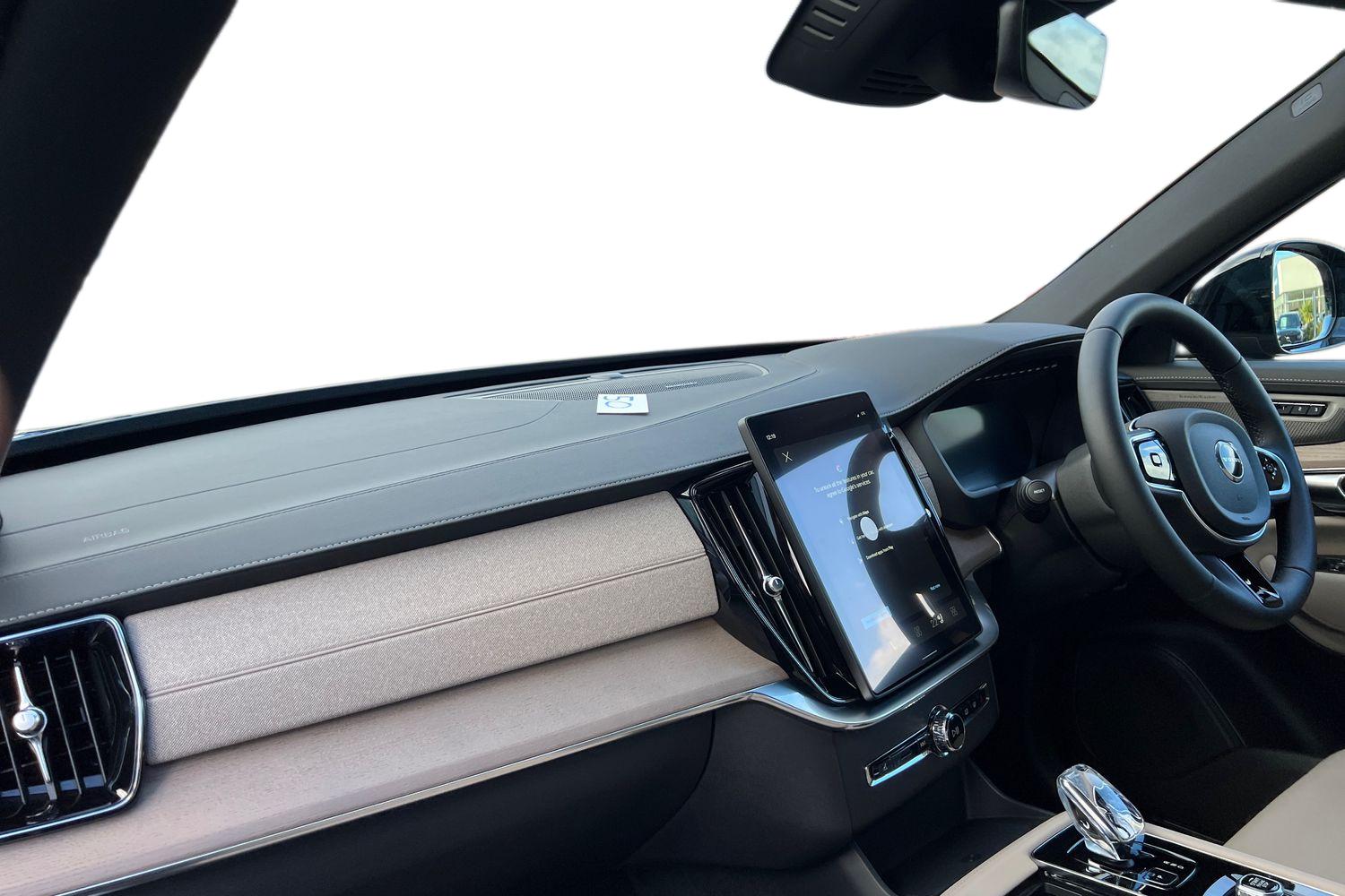 Used Volvo XC90 2025 for sale - 76738122: Photo 2