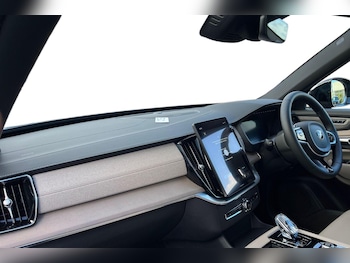 Used Volvo XC90 2025 for sale - 76738122: Photo