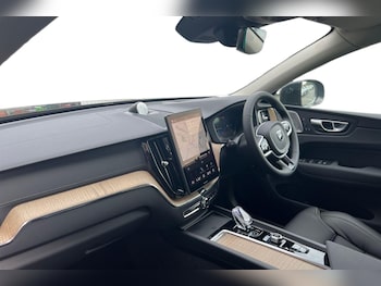 Used Volvo XC60 2025 for sale - 75468940: Photo