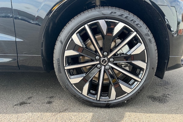 Used Volvo XC60 2025 for sale - 75468940: Photo 5